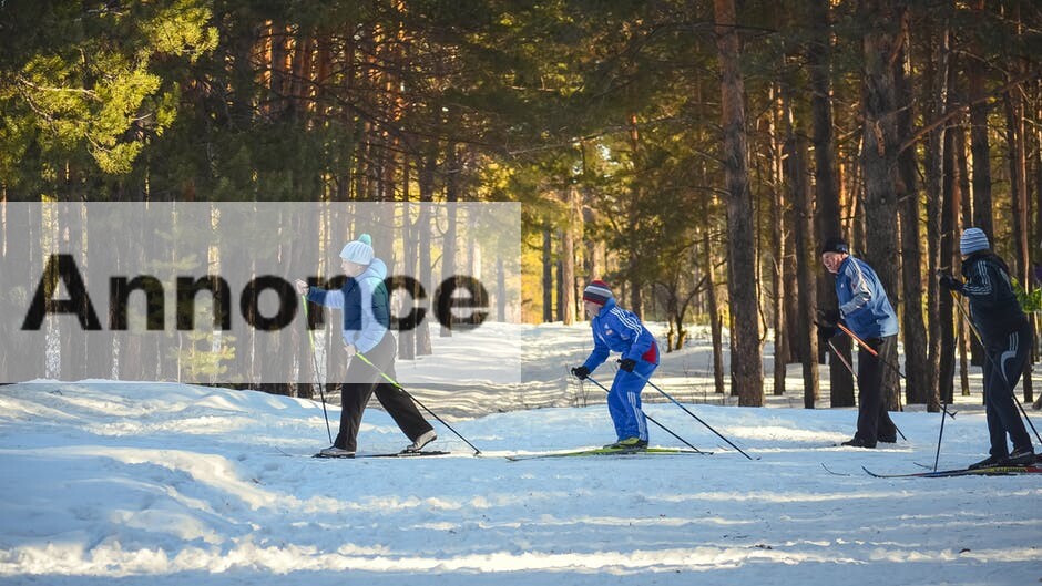 Family skiing